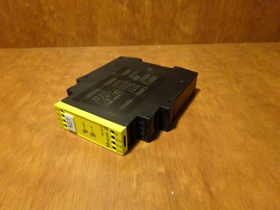 Klockner Moeller ESR4-NO-31 50-60Hz relay