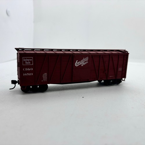 Accurail CB&Q #4312 40' O.B.Box MTL. Enden (braun ) | Condition: Used