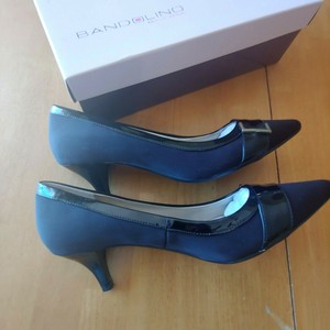 bandolino flexible pumps