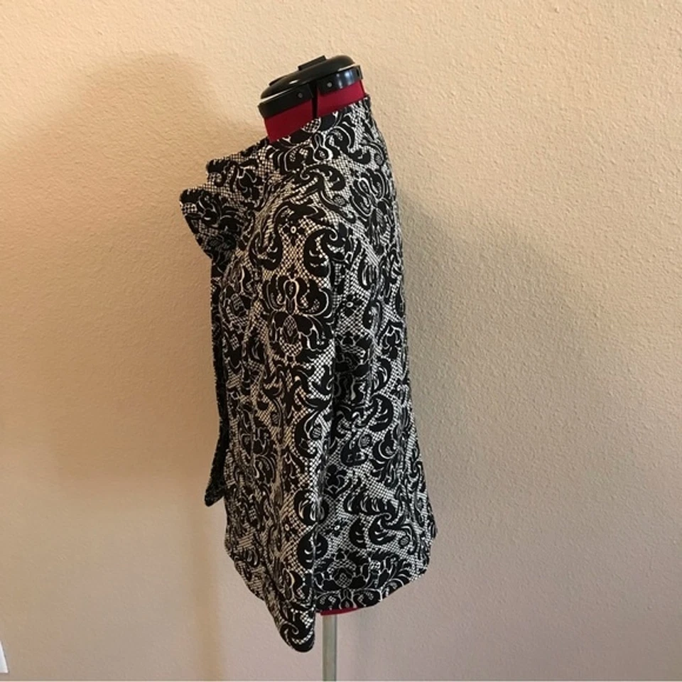 Talbots Petite Blazer  Women's Size 10P Black & White Cotton Button 3/4 Sleeves - Image 3 of 4