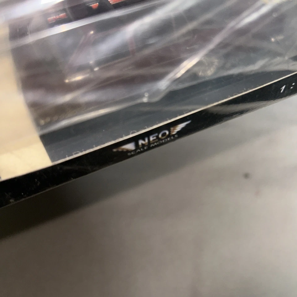 Neo 1/43 Scale Opel Diplomat B Cabriolet Fissore Burgundy Red Only 300 Made New - Image 3 of 4