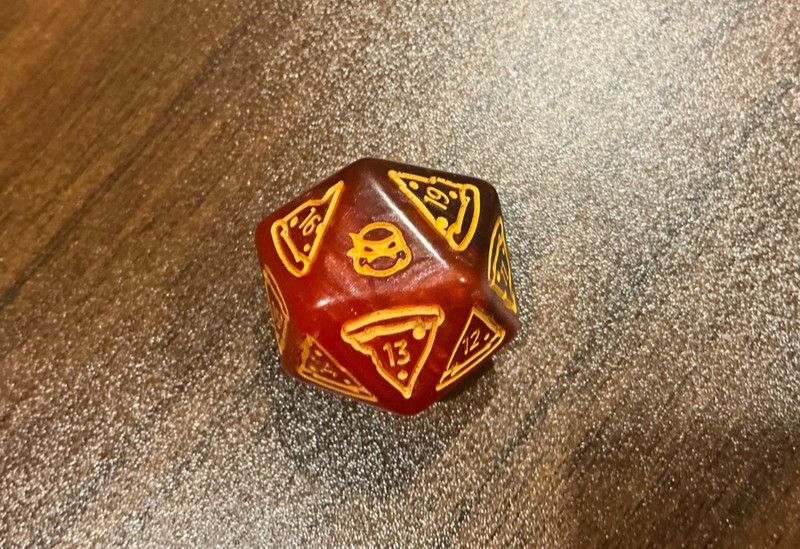 MTG - TMNT - Overszed D20 Pizza spindown life counter