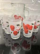 Vintage  Apple  Pitcher And 6 Glasses Frosted