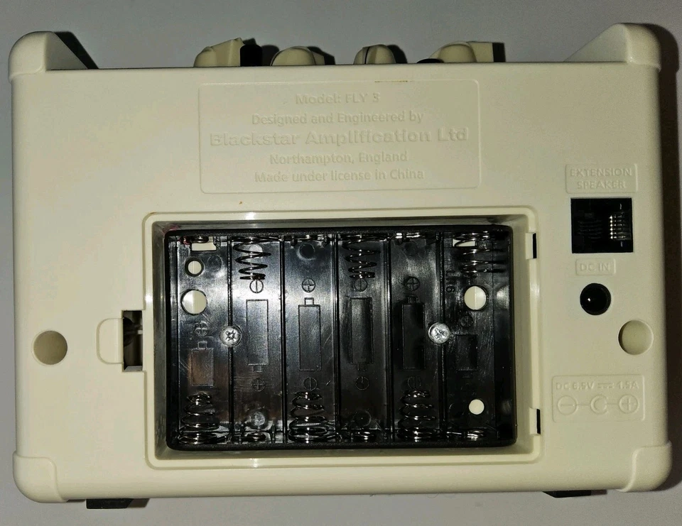 Mini amplificador combinado de guitarra Blackstar Fly de 3 vatios Foto 3 de 4