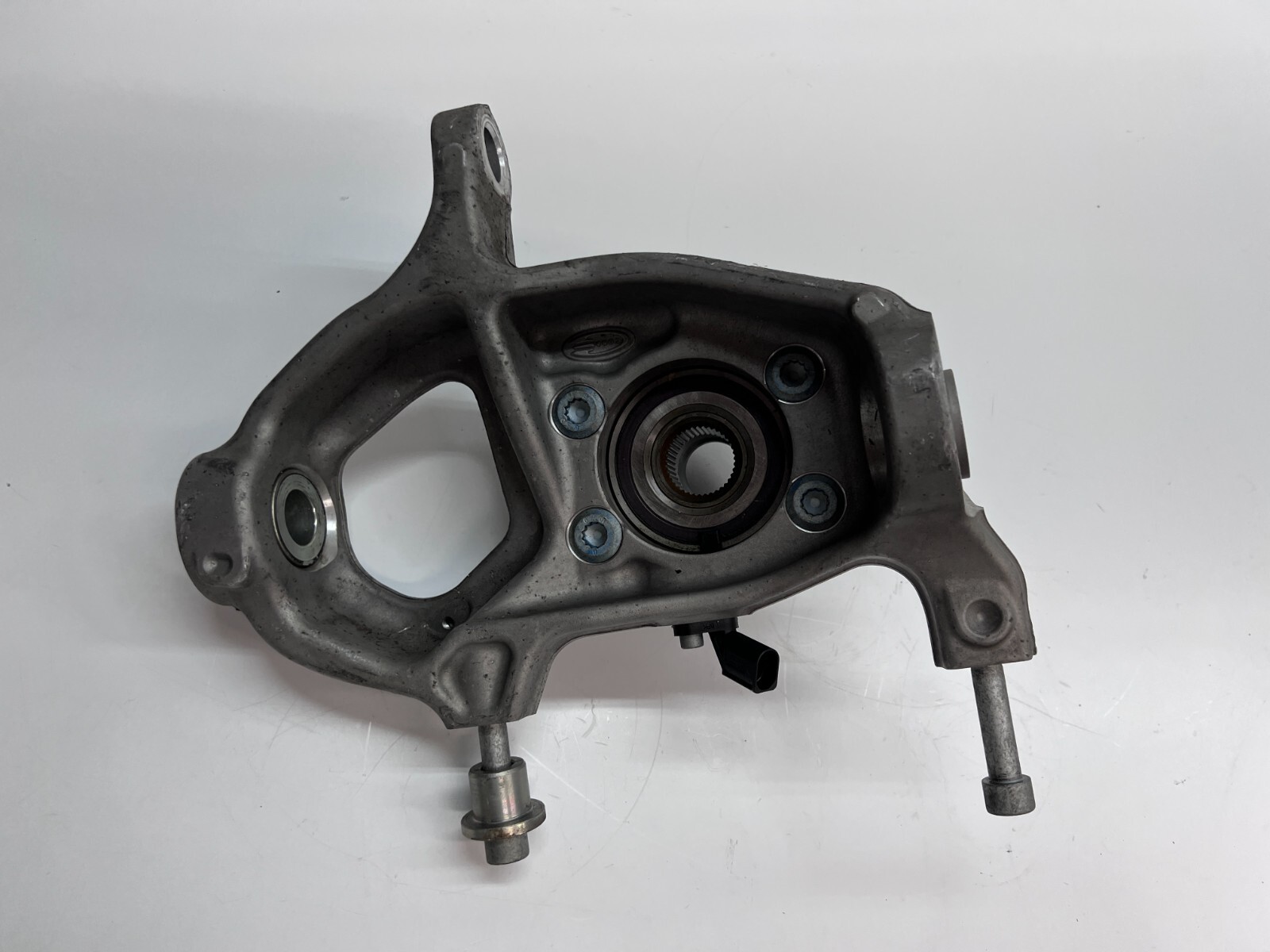 LAMBORGHINI HURACAN LP610 580 FRONT RIGHT PASSENGER RH KUCKLE HUB OEM 4T0407246D