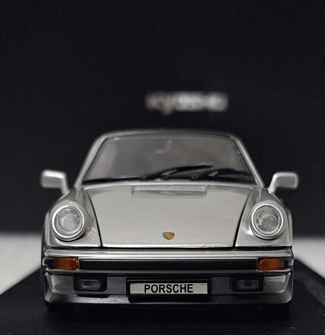 Porsche 911 (901) Carrera 2.7 1975 Silver 1:43 Kyosho 05522S Porsche 911 (901) Carrera 2.7 1975 Silver 1:43 Kyosho 05522S