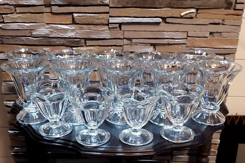 Vintage Libbey and Anchor Hocking ice cream sundae/dessert dish set (x14)