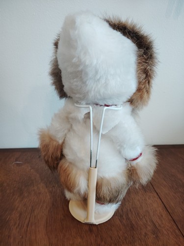 Vintage Eskimo Inuit Doll Dressed In Real Furs - Picture 15 of 16