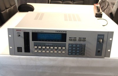 AKAI professional S1000PB Midi Stereo Digital Sampler / A