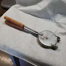 Vintage Vitantonio Pizzelle Iron No. 4 Italian Waffle Maker 5" Cookies Italy