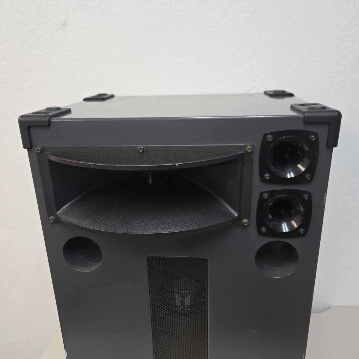 Very Nice TOA 38-SD Speaker System 360W 8 Ohm Loudspeaker - Made
