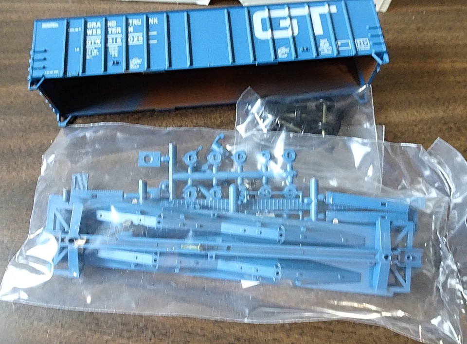 WALTHERS GT Grand Truck Western HO Car #316025 50' Airslide Hopper 932-3666 - Image 3 of 4
