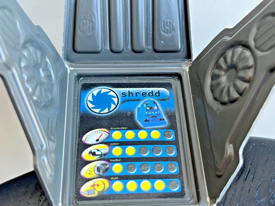 2001 LEGO Xalax Racers Character Lot w/ 1 Launcher, 2 Base Cars - Shredd & Gear - Image 3 of 4