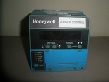 HONEYWELL RM7840 M 1017 BURNER CONTROL