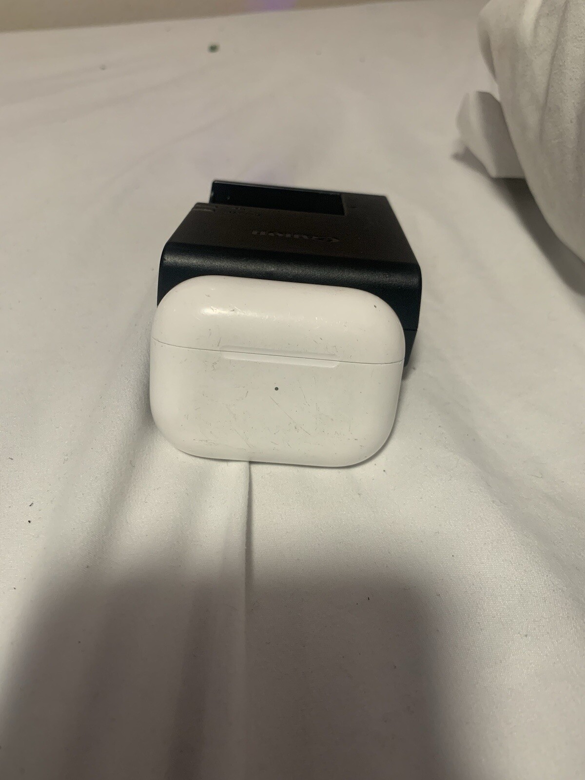 AirPods Pro in Good Condition Pre-Owned Affordable Deal-image