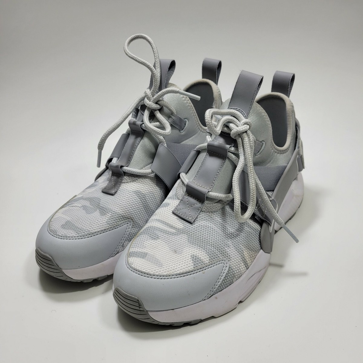 Nike Air Huarache Women's Size Running Shoes White Grey Athletic