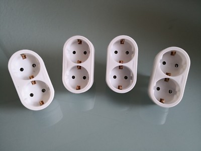 Doppelstecker Mehrfachstecker Duo Stecker 2-fach Multistecker Vertikal Weiss