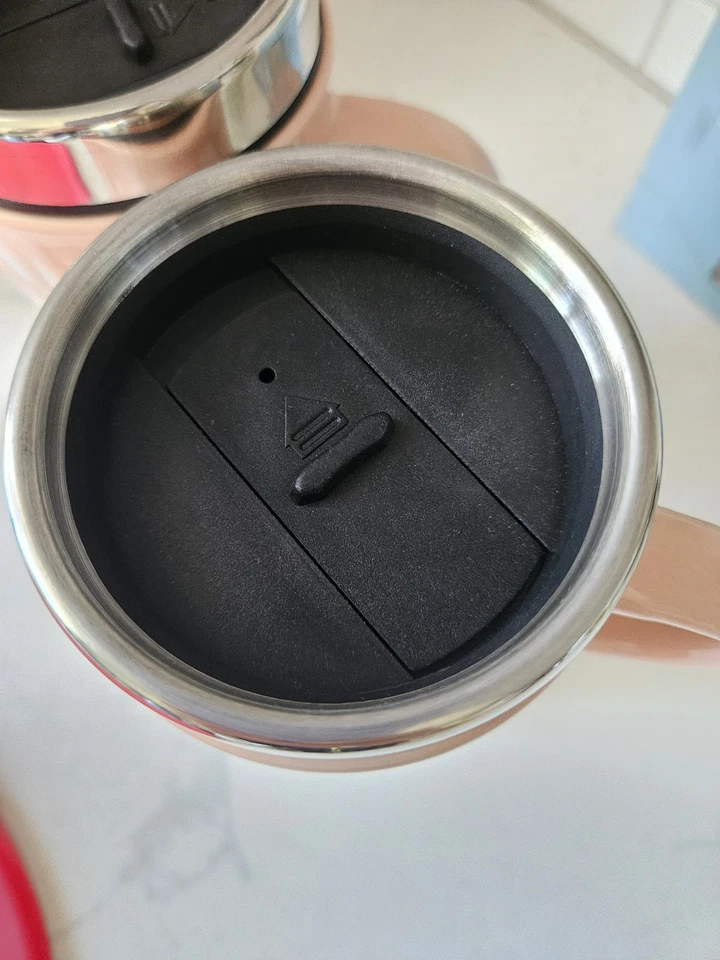 Taza de viaje Mr. Coffee Travertino 16 oz gres y acero inoxidable con tapa Foto 3 de 4