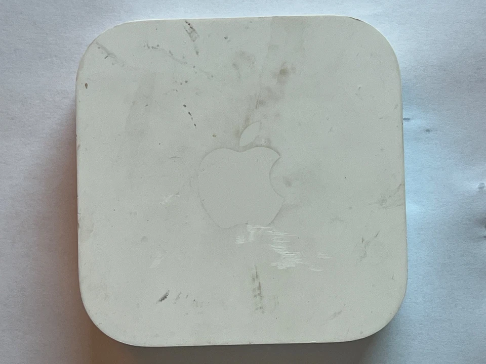 Apple Airport Express 2nd Generation 802.11n Router A1392 - Image 2 of 4