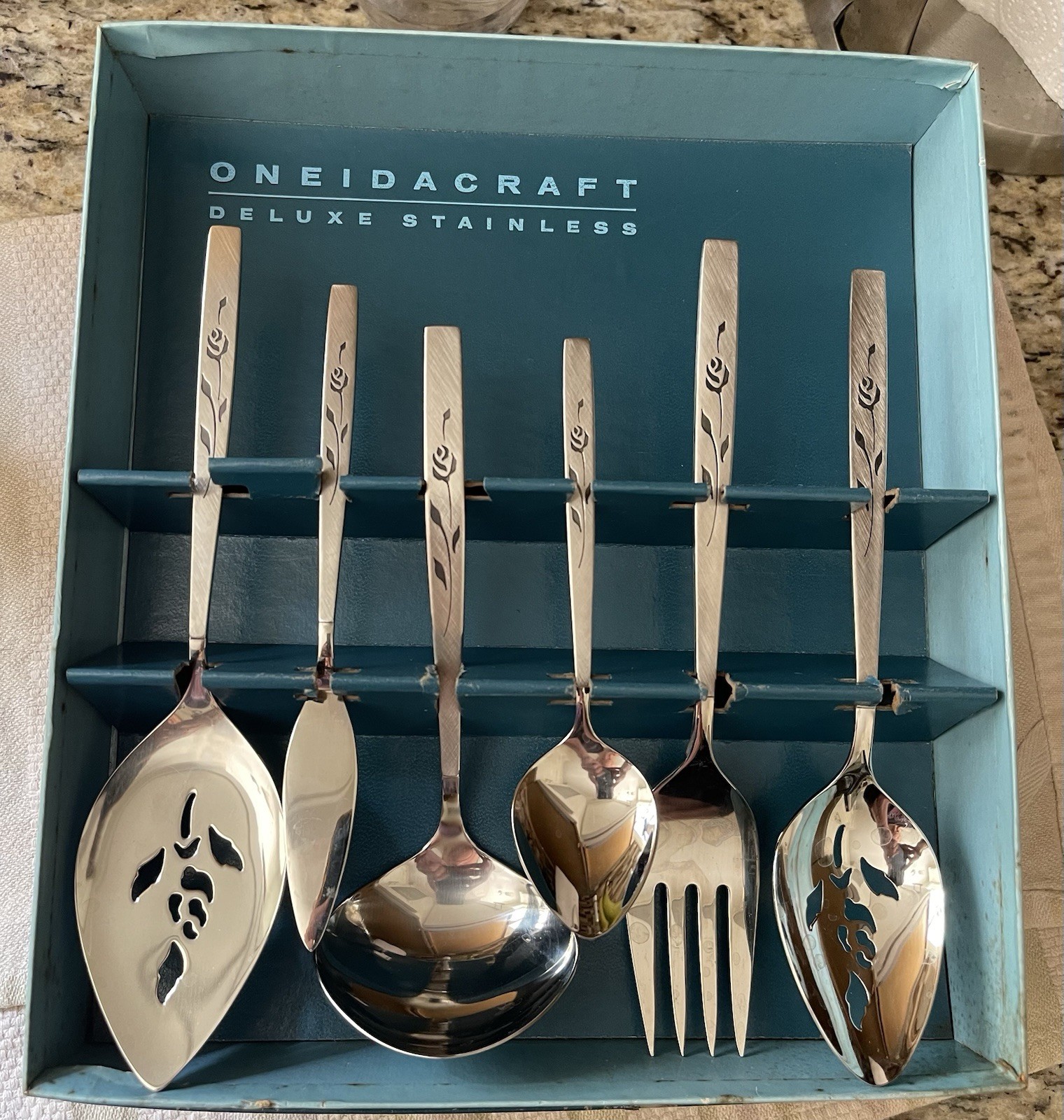 Oneidacraft Deluxe Stainless Capistrano 6 Piece Hostess Serving Set Stainless