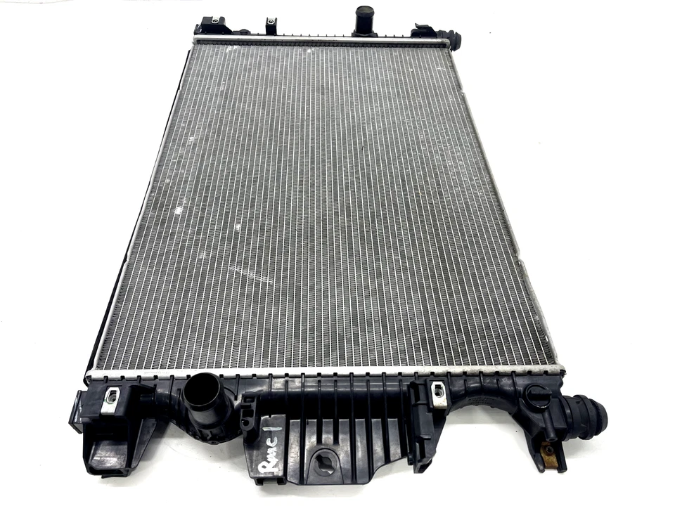 2013-2016 FORD FUSION ENGINE COOLING RADIATOR ASSEMBLY OEM DG9Z-8005-CC - Image 3 of 4