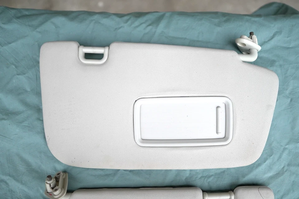 Juego de pares de parasoles laterales para conductor y pasajero Subaru Impreza 2008-2011 vinilo gris Foto 2 de 4