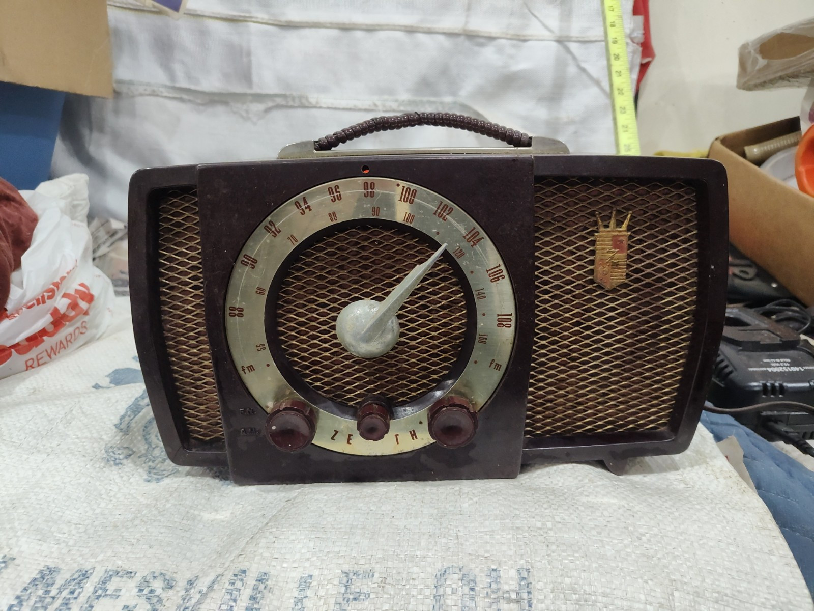 Vintage Zenith H724Z1 Bakelite AM FM Tube Radio Brown Retro