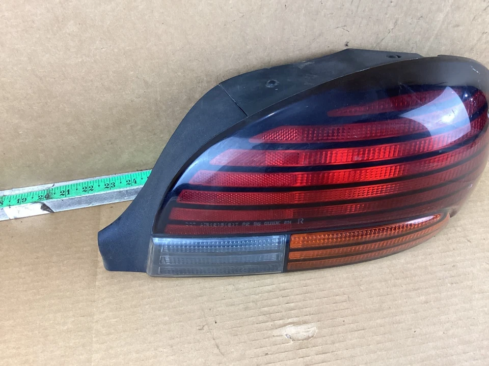 Luz trasera derecha del lado del pasajero Pontiac Grand Am 1996-1998 16522028 OEM Foto 3 de 4