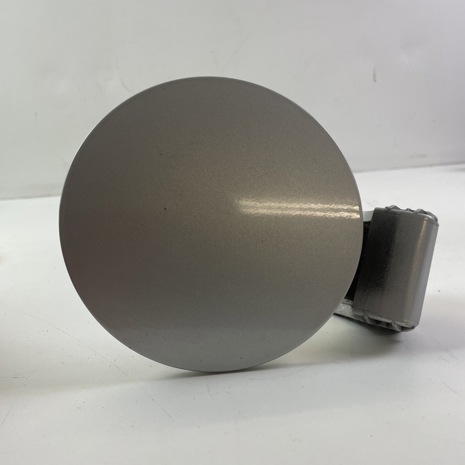 2003 HYUNDAI SANTA FE GAS FUEL PETROL FILLER LID DOOR TANK COVER OEM