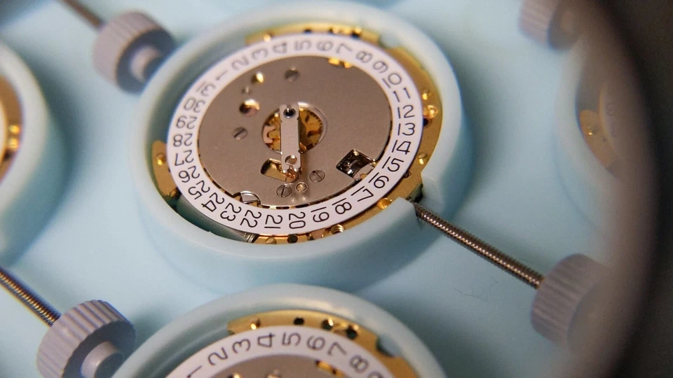 New Ronda 775 Quartz Movement Date 3' Swiss Made, date at 3 o'clock NEW HCP - Image 3 of 4