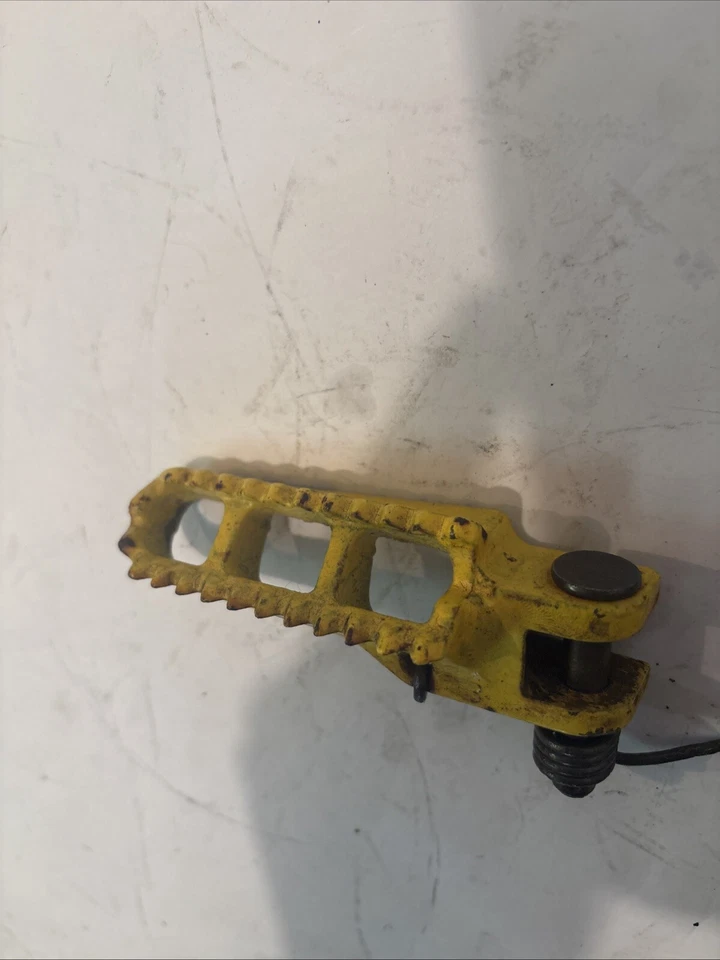 Suzuki 1985 RM250 Foot Pegs - Image 3 of 4