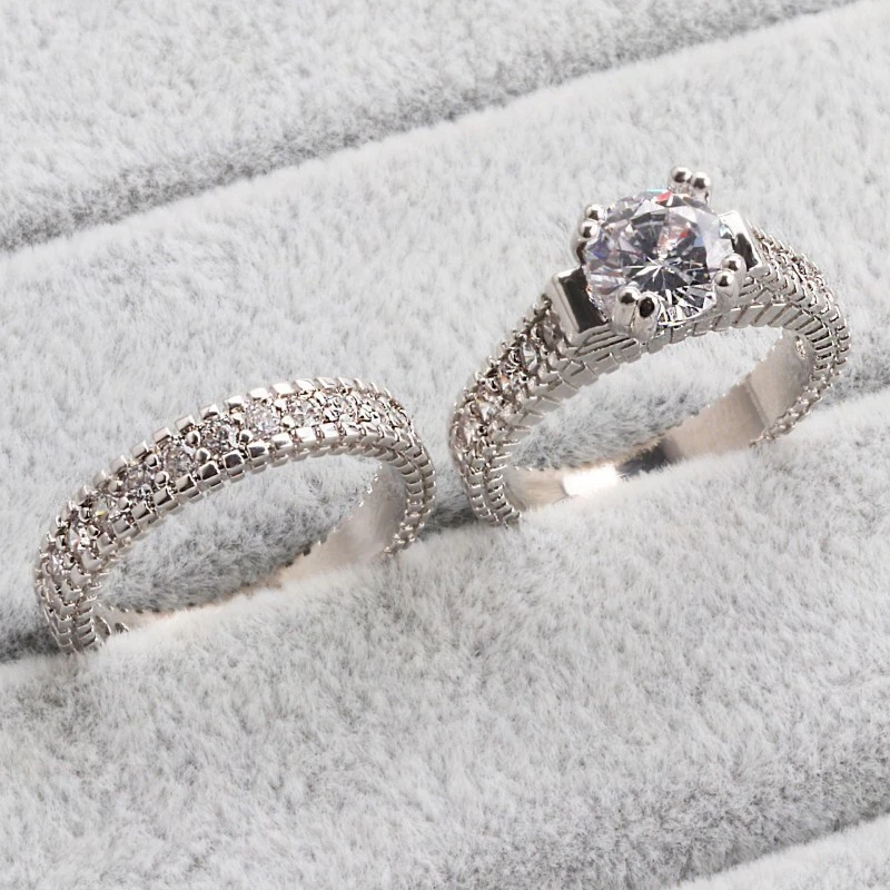 Conjunto de anillos de boda rellenos de oro blanco con circonita cúbica AAA de corte redondo para mujer talla 6-10 Foto 3 de 4