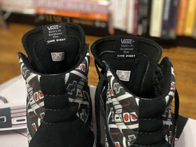 VANS NINTENDO NES Controller Sk8 HI Mens 10.5 Never Worn-NIB