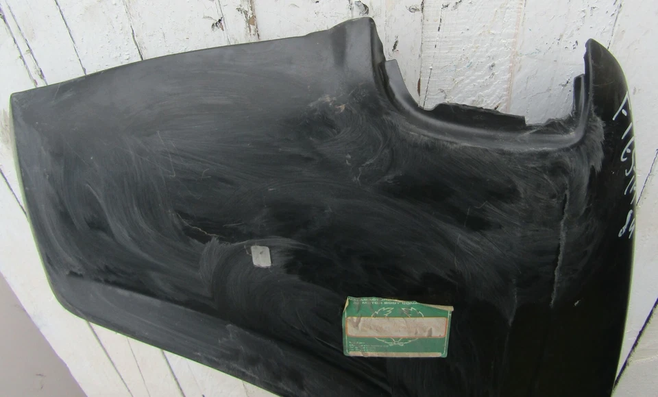 Par de paneles de guardabarros delantero derecho diestro nuevo mercado de accesorios Ford Fiesta modelo 1983 89 Foto 3 de 4