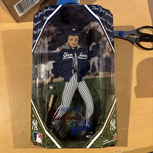 BARBIE New York Yankees Baseball Colle7ctor Edition Doll Vintage 1999 Mattel New