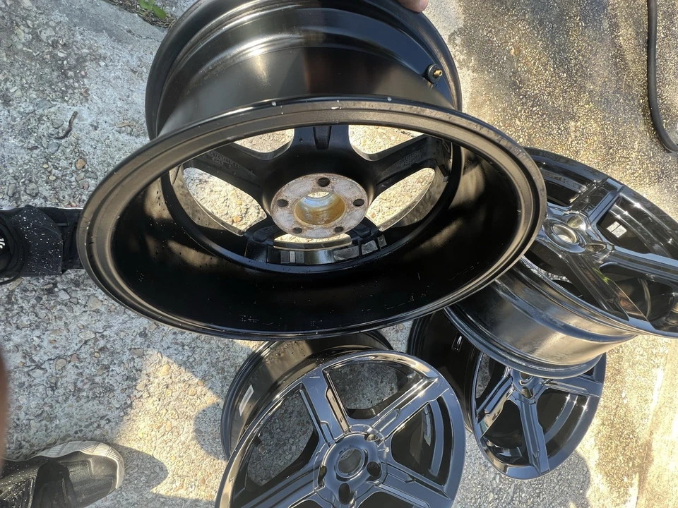 American Racing AR921 Trigger 18x8 Wheels 5x115 – Used – No Center Caps - Image 3 of 4
