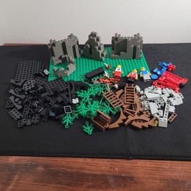 LEGO 6046 Hemlock Stronghold Castle Dark Forest 95% Complete W/ 2 Minifigures