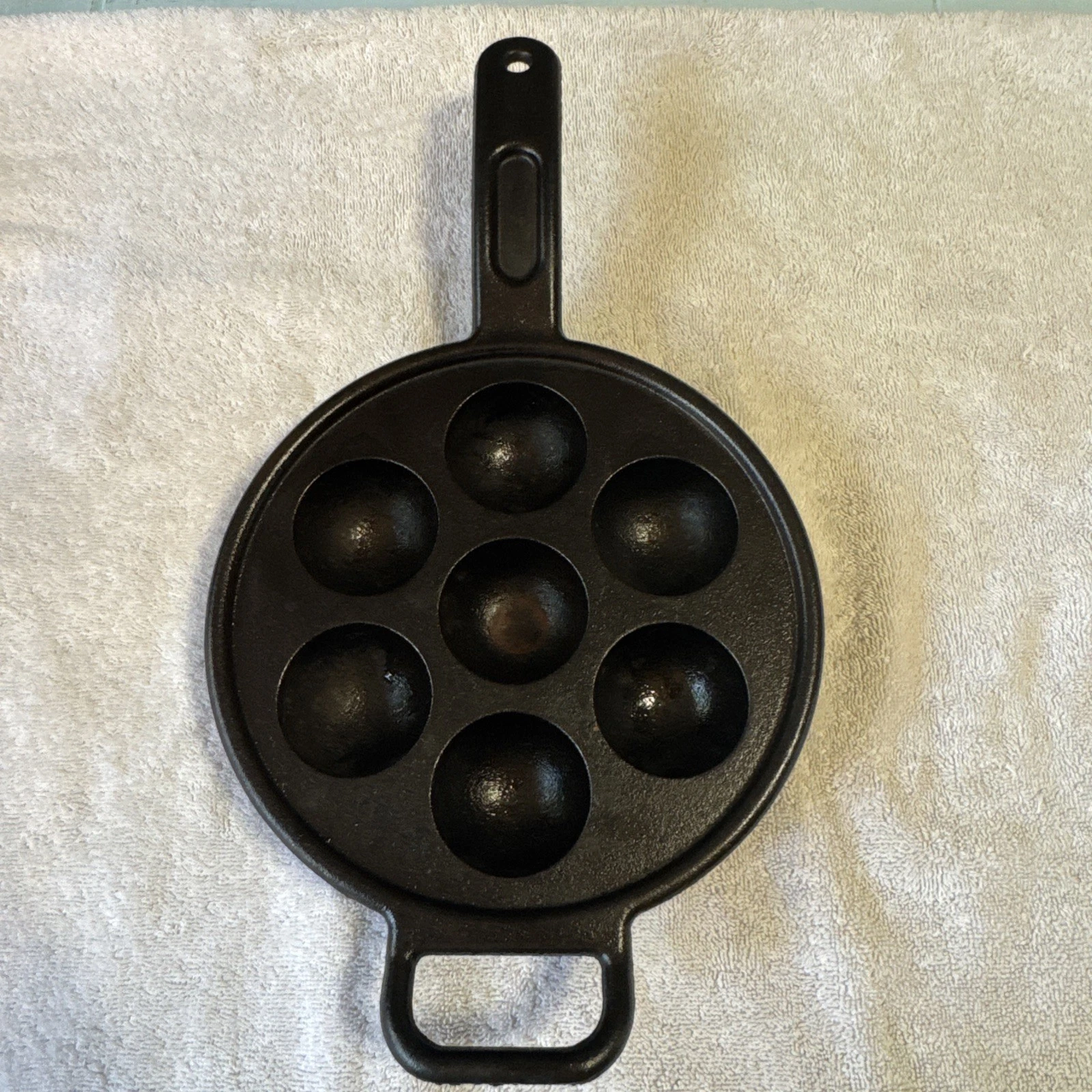 Lodge Cast Iron Aebleskiver Pan P7A 9" Aebelskiver Pancake Puff Skillet Egg