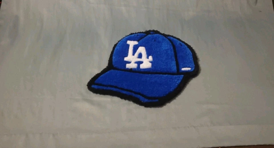 Tapete boné de beisebol azul tufado feito à mão 14x15 pol – LA inspirado em fãs decoração para casa presente - Imagem 3 de 4