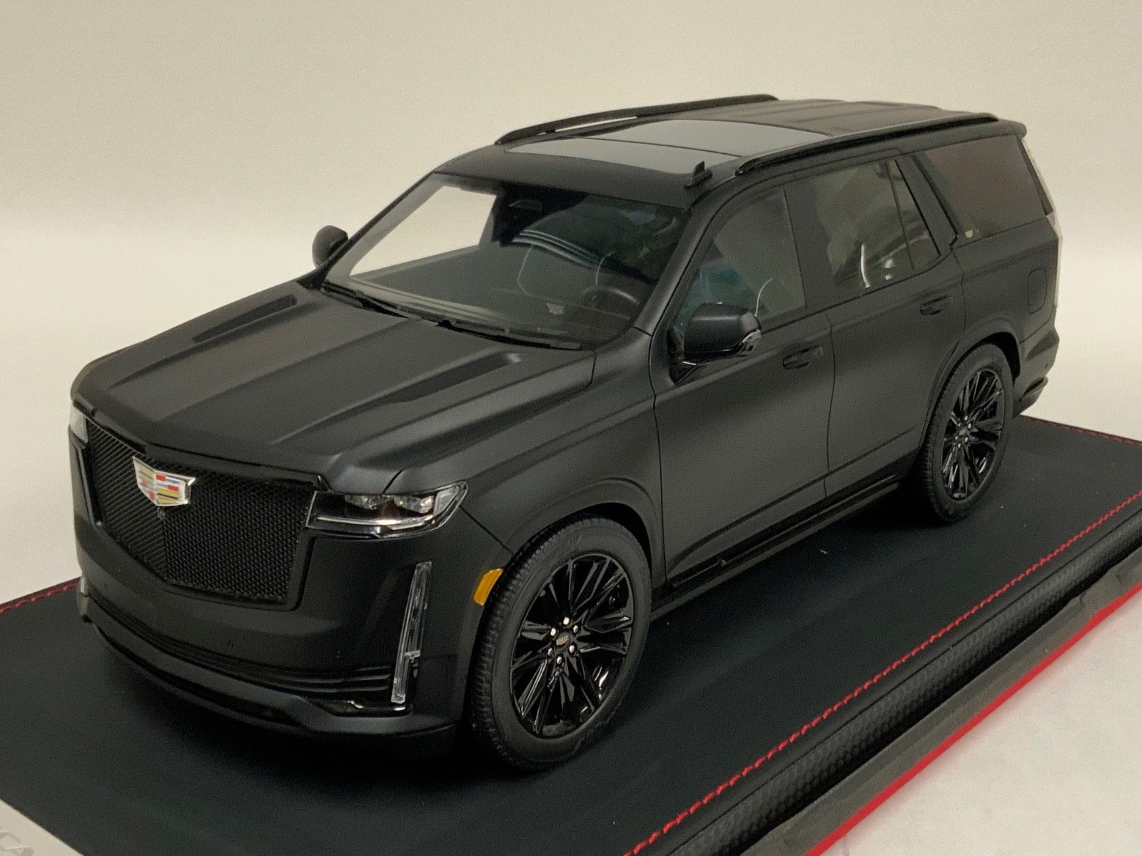 1/18 BBA Models  Cadillac Escalade S 600 2022 in Matte  Blac
