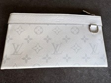 Louis Vuitton Pochette Discovery PM Pouch