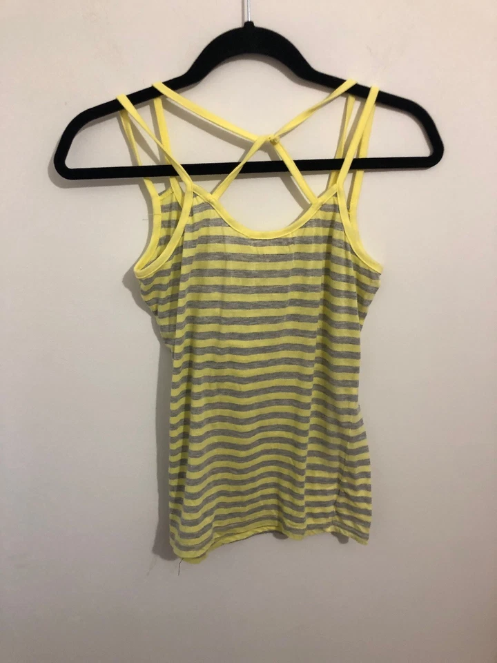 Camiseta sin mangas a rayas grises y amarillas So Low talla pequeña $59 nueva con etiquetas Foto 3 de 3