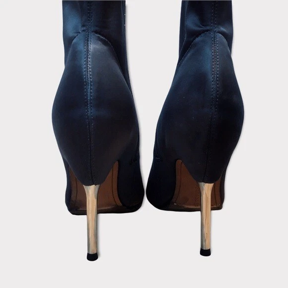 BCBGMaxAzria Jolie Grey Satin Pointed Toe Ankle Boots Booties Sz 8.5B