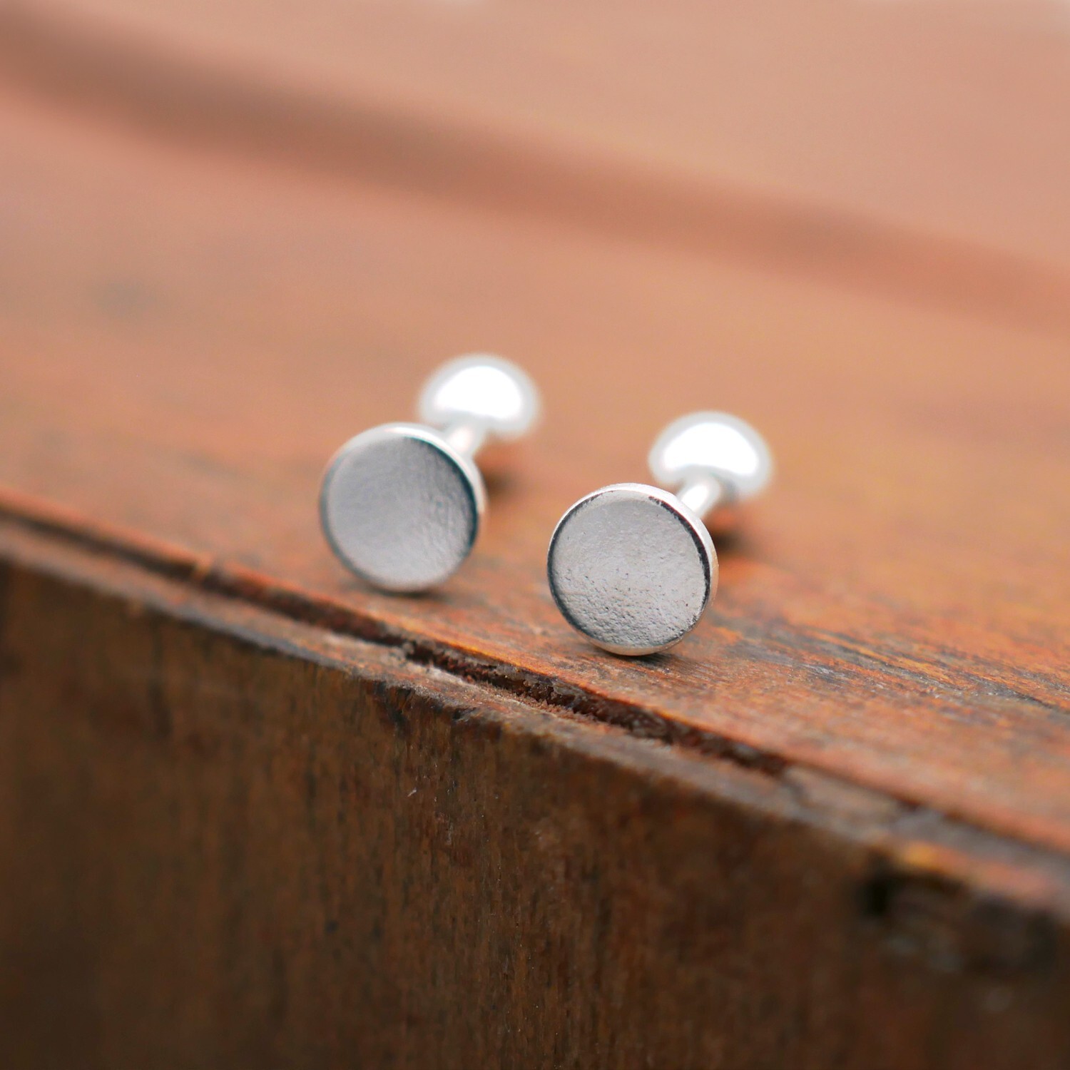 925 Sterling Silver 4.2mm Flat Round Screw Back Stud Earrings A4322