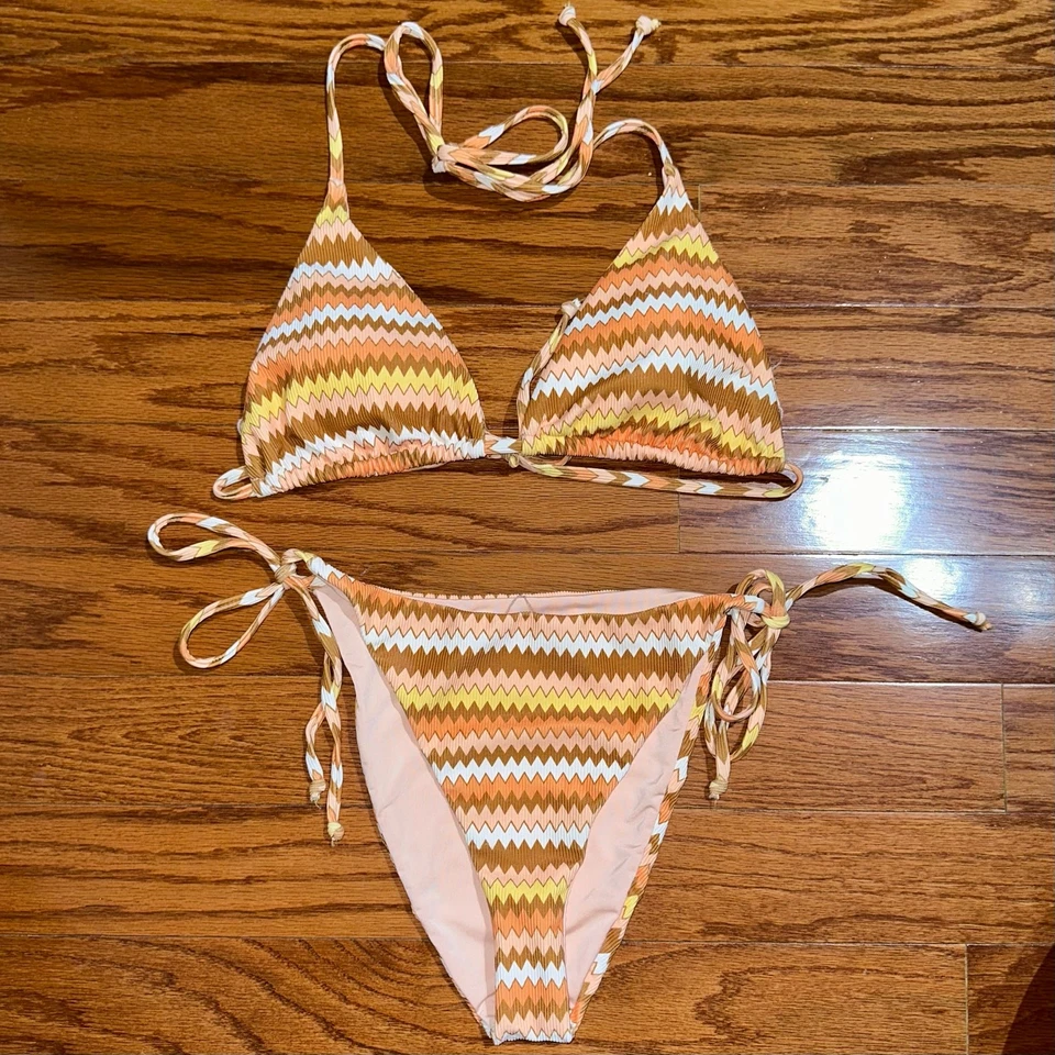 Conjunto de bikini Dippin Daisys Mia Tie Side Cheeky Halter Zig Zag a rayas talla grande Foto 4 de 4