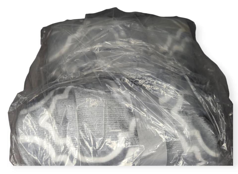 Ambiance Gray & White Luxury Velvet Throw 50" x 70" - Image 3 of 4