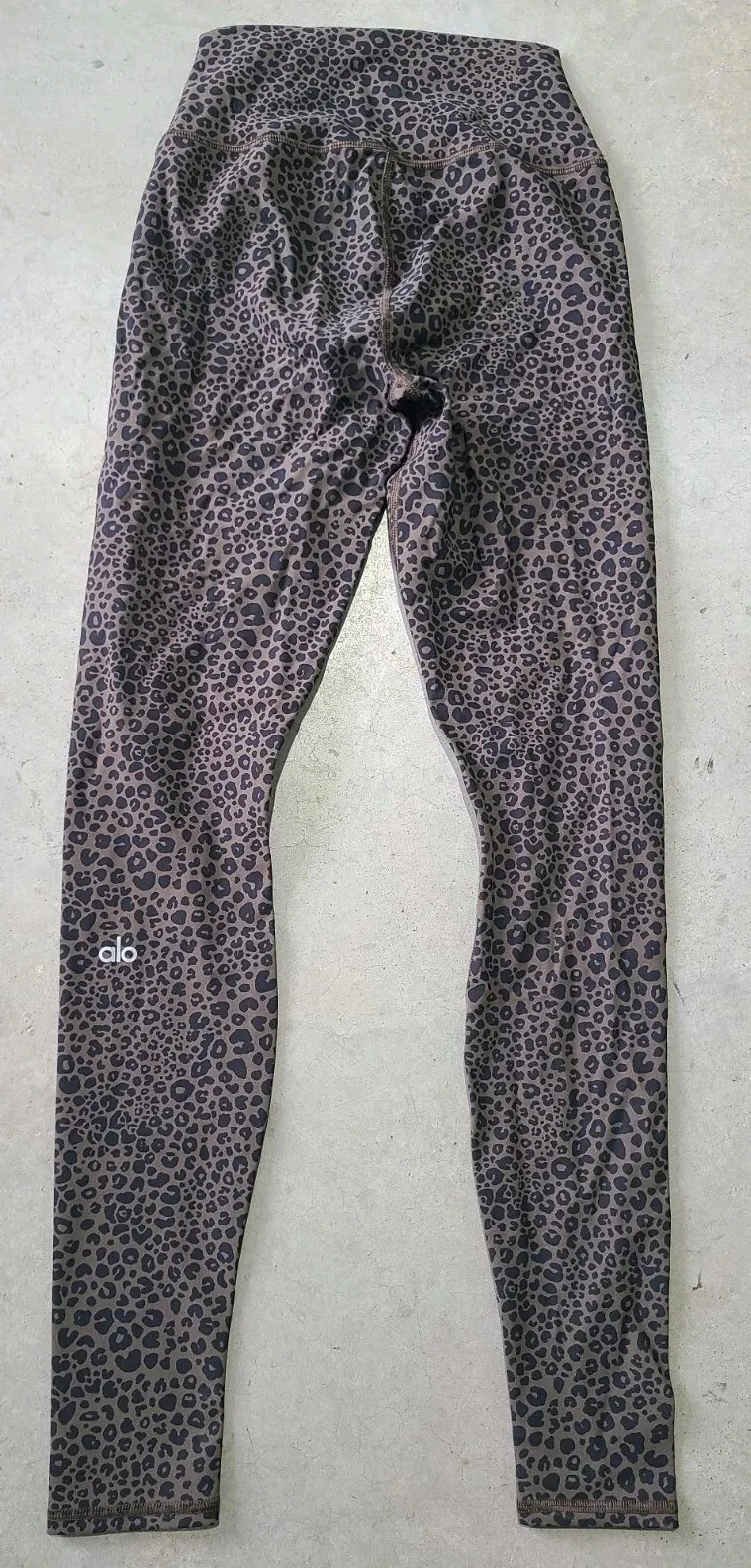 alo-yoga high waisted cheetah print leggings