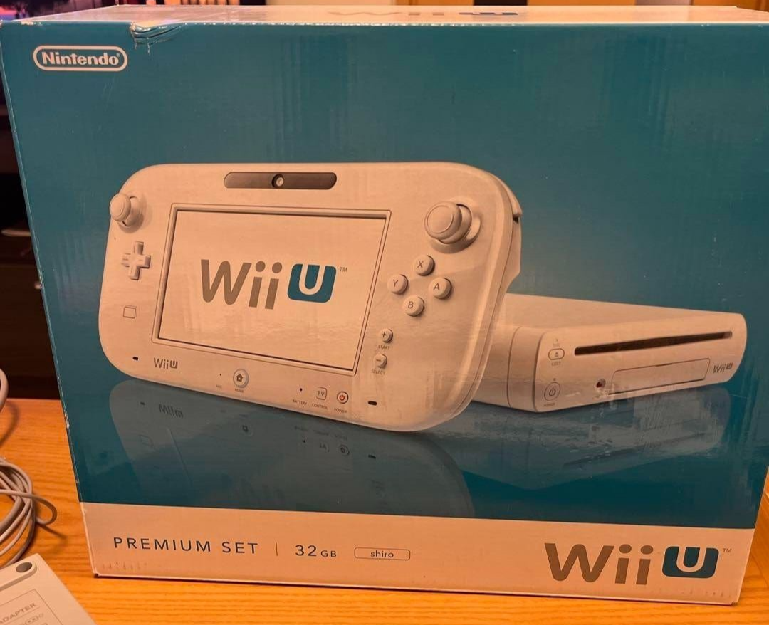 Nintendo Wii U Premium Set 32GB White Handheld Console Ready to