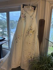 Gorgeous embroidered wedding gown vintage boho size 8/10