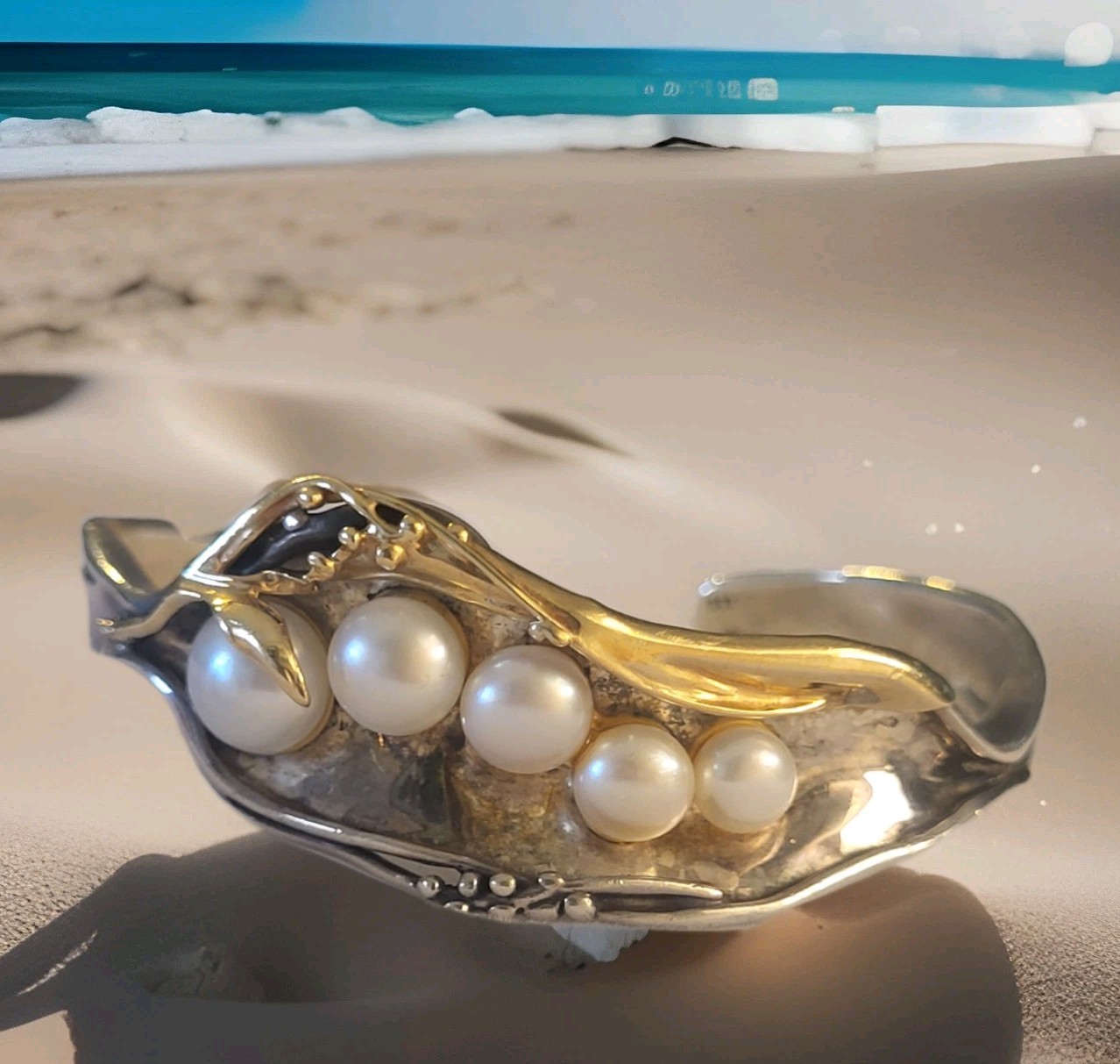 Vintage HAGIT GORALI 2 Toned 14kgold/925SS Cuff Pearl Pea-pod Bracelet,Preloved